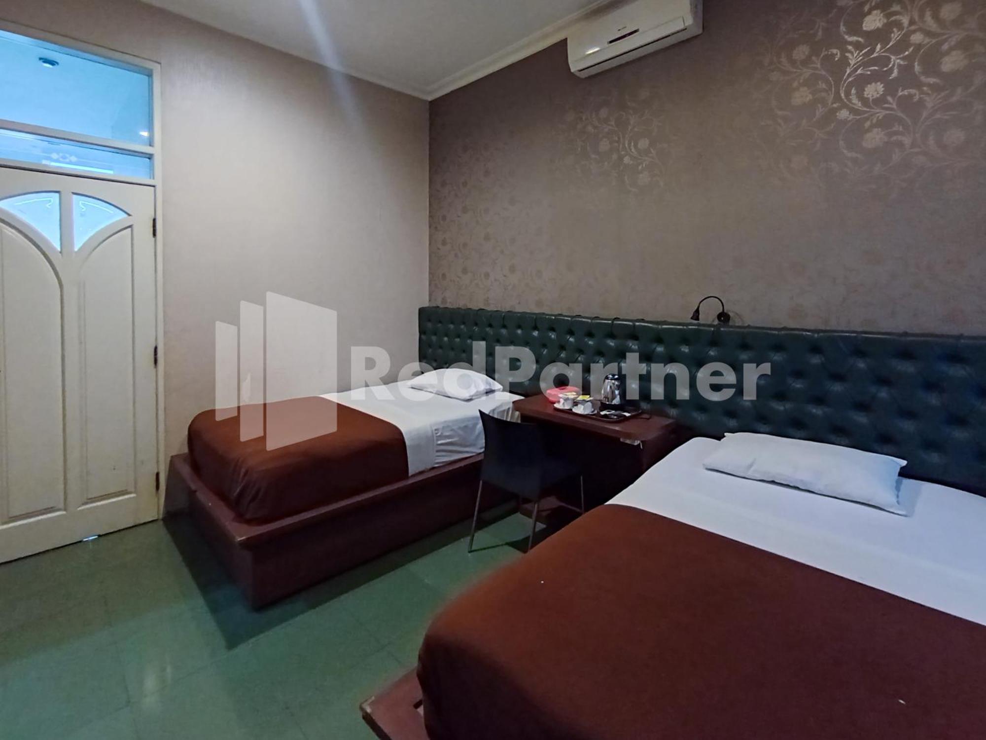 Nillo Hotel Kebumen Mitra Reddoorz Екстер'єр фото