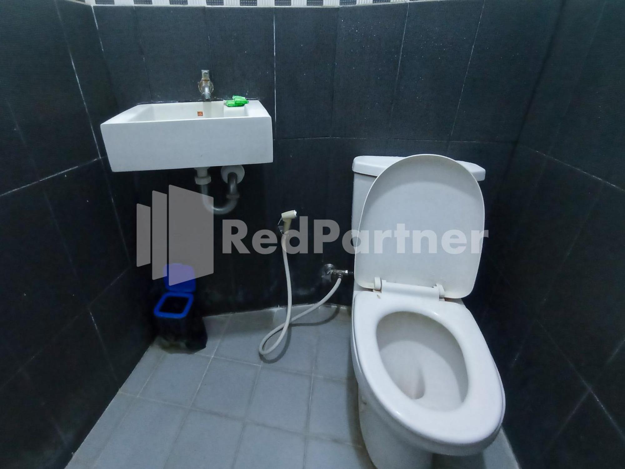 Nillo Hotel Kebumen Mitra Reddoorz Екстер'єр фото