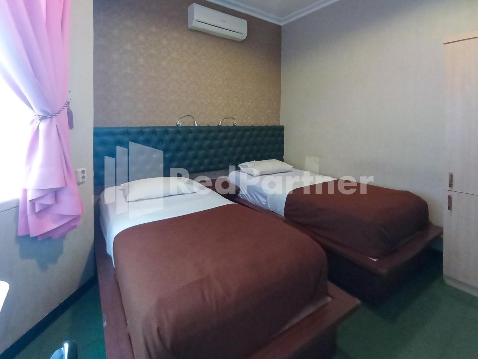 Nillo Hotel Kebumen Mitra Reddoorz Екстер'єр фото