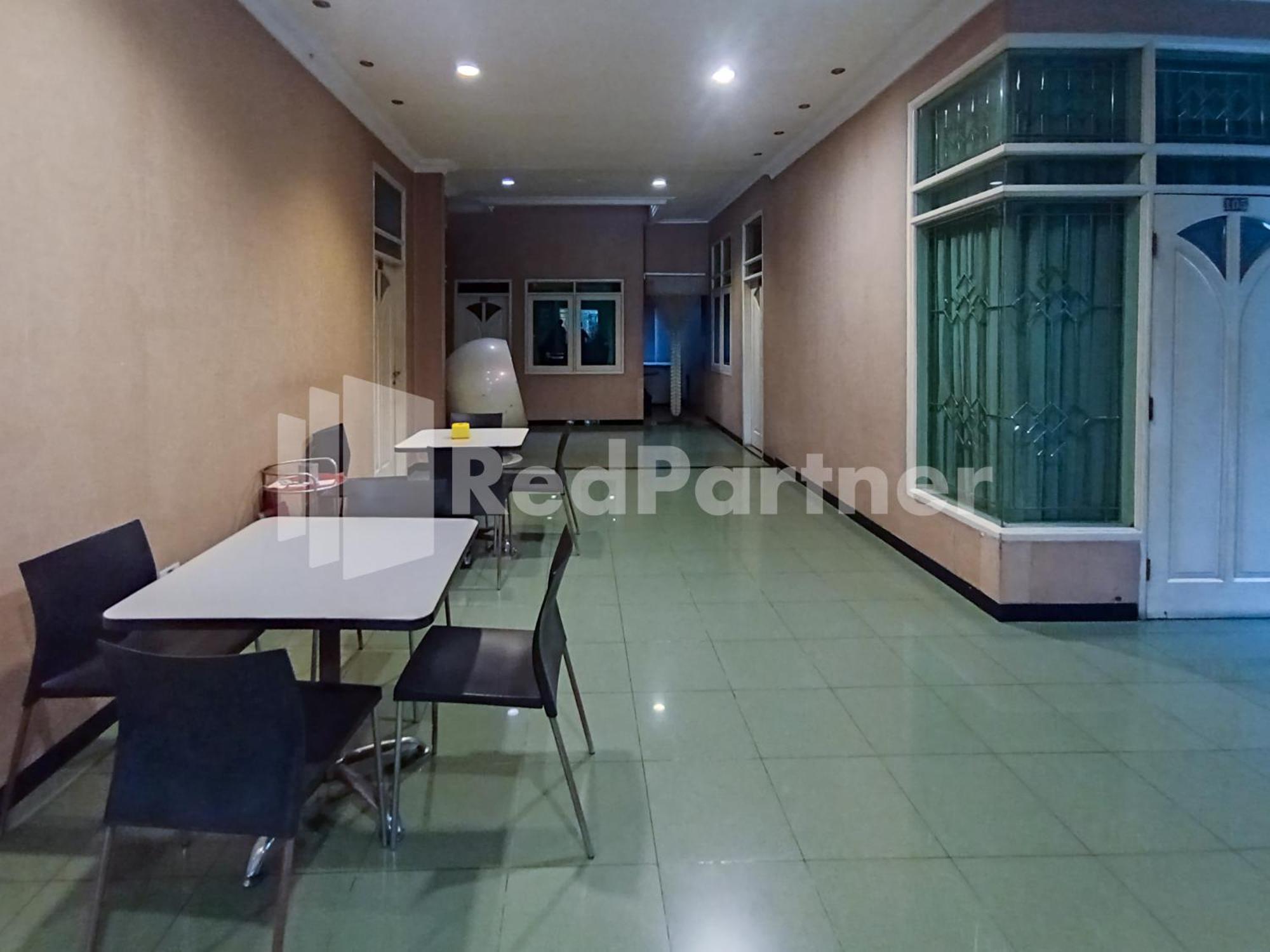 Nillo Hotel Kebumen Mitra Reddoorz Екстер'єр фото
